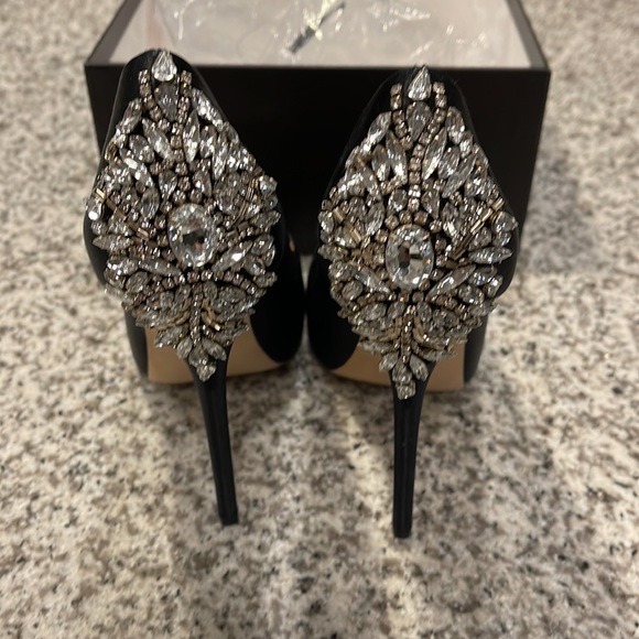 Badgley Mischka embellished satin heels - Picture 4 of 6